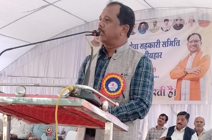 डीडीसी सालिक साय ने धान खरीदी का किया शुभारंभ, कहा किसानों को 72 घंटे में मिलेगा भुगतान, विष्णु के सुशासन से संवर रहा छत्तीसगढ़